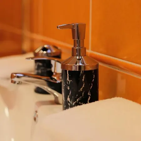 아파트 Miku - Perfect 1bedroom At Komuna E Parisit *