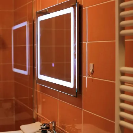 아파트 Miku - Perfect 1bedroom At Komuna E Parisit *