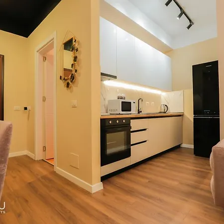 Miku - Perfect 1bedroom At Komuna E Parisit 아파트 *