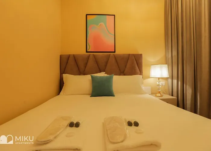 アパート Miku - Perfect 1bedroom At Komuna E Parisit ティラナ