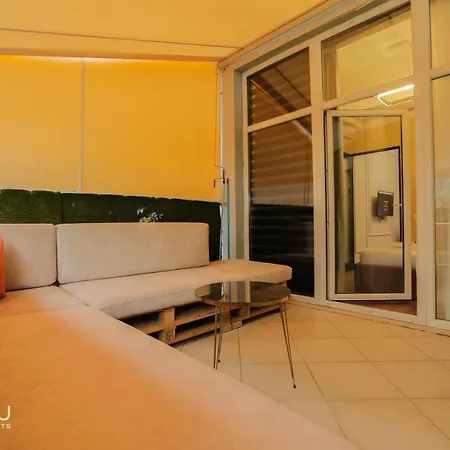 Miku - Perfect 1bedroom At Komuna E Parisit