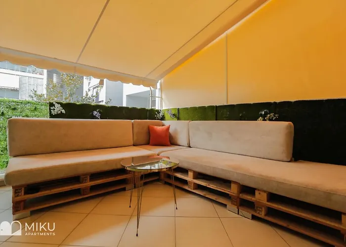 Miku - Perfect 1bedroom At Komuna E Parisit Daire *