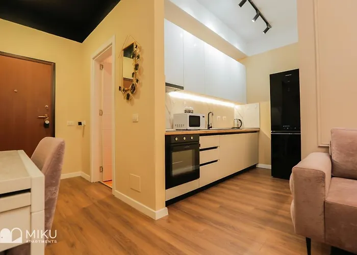 Miku - Perfect 1bedroom At Komuna E Parisit Apartman *